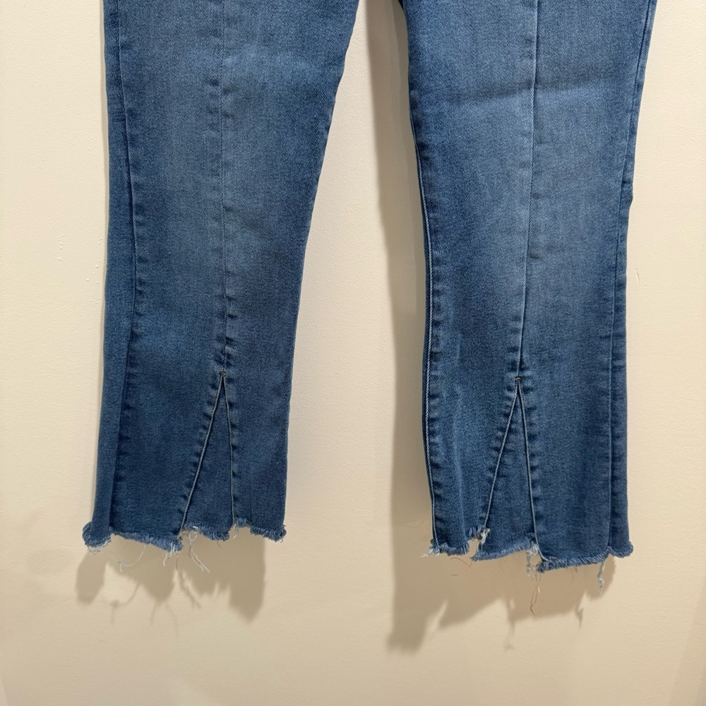 Good American Cropped Split Hem Flare Jeans Medium Wash Size 10/30 - Picture 5 of 13